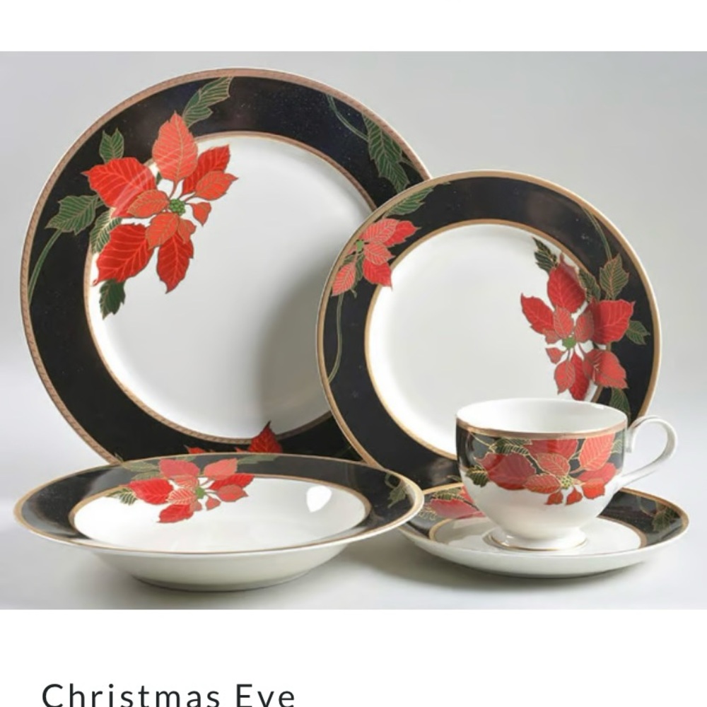 Mikasa “Christmas Eve” Dinnerware Set (5 piece) brand new